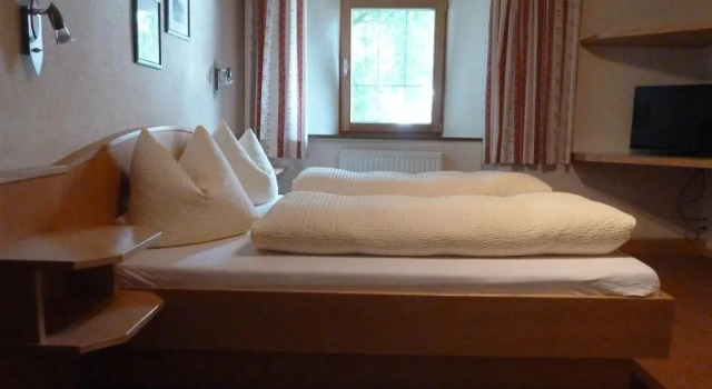 Трёхместный номер Standard Hotel Garni Löwen