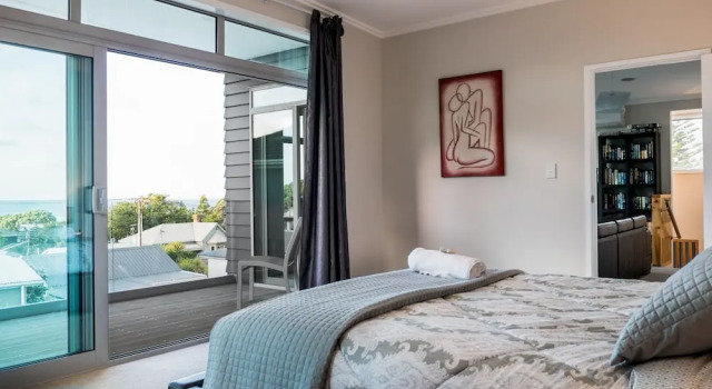 Magic on Molesworth - 2BR townhouse near CBD, Забронировать Отель Нью-Плимут Stratford Mountain Club, рядом с Puke Ariki