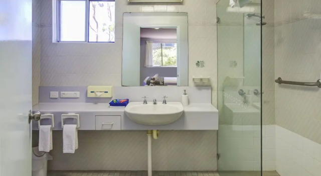 Апартаменты Haven Waters Motel & Apartments