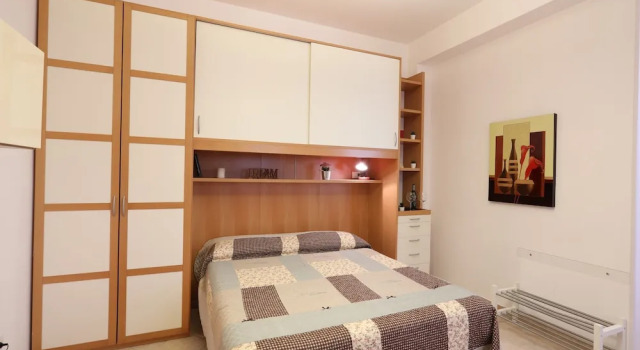 Flat Near The Historic Centre With Private Parking, Book Apartment Hotels in Sicily with Parking, Parking