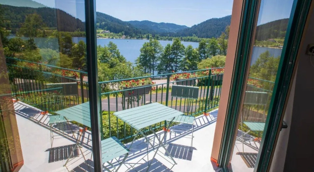 Номер Luxury Le Manoir Au Lac