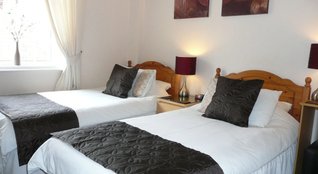 Beechwood Guest House, Забронировать Гостевой дом Отели Саут-Шилдс с парковкой, рядом с South and North Marine Parks, Парковка