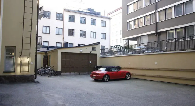 2ndhomes Stunning Top Floor Residence with 2BR & Sauna