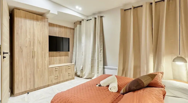 Superb Apartment Center of Paris Montmartre