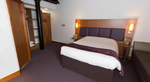 Трёхместный номер Standard с красивым видом из окна Premier Inn Liverpool City - Albert Dock