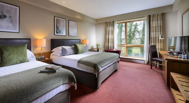 Семейный номер Standard Manor West Hotel & Leisure Club