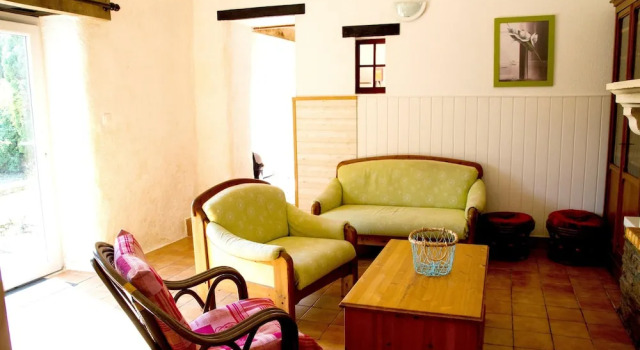 House With 2 Bedrooms in Froidfond, With Pool Access and Furnished Ter, Rezervasyon Otel Froidfond 