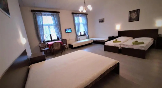 Standard Sechser Zimmer Hotel Olga