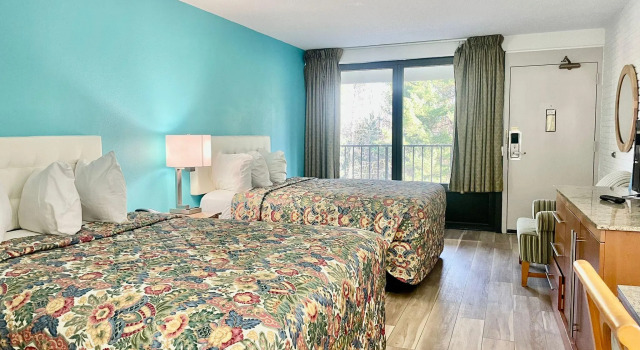 Четырёхместный номер Standard Inn at Atlantic City Hotel & Banquet
