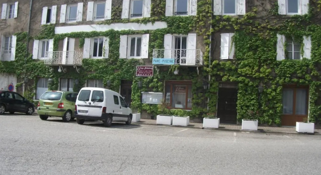 Chambres d'Hôtes L'Etape Ardèchoise, Book Hotel Lamastre Ardèche