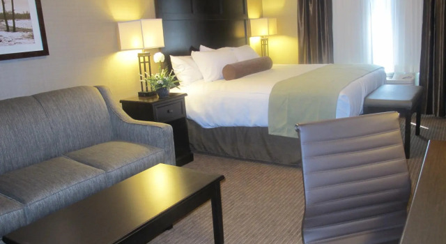 Люкс Best Western Plus Okotoks Inn & Suites
