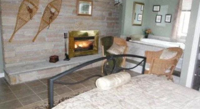 Lazy Dayz Bed and Breakfast, Rezervovat Hotel 3hvězdičkové hotely v Simcoe County, 3*