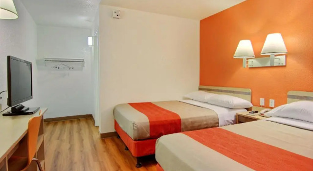 Четырёхместный номер Standard Motel 6-Kingsville, TX