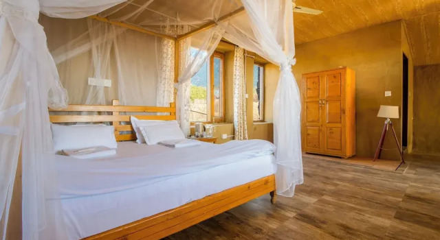 Dormigo, Rezervovat Hotel Kangra Himachal Pradesh