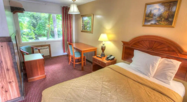Номер Standard Hofbrau Riverfront Hotel