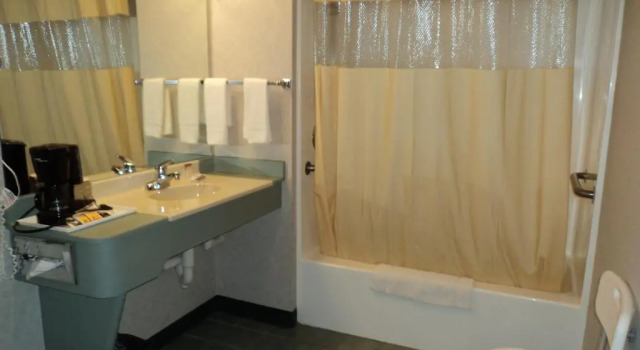 Номер Standard Knights Inn Ottawa