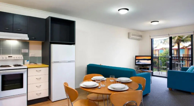 Апартаменты Noosa Lakes Resort