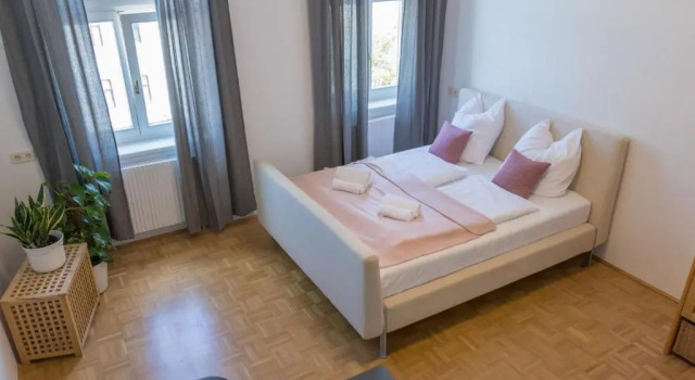 Kingsize Central Station Residence, Varaa Hotelli 10. Favoriten Wien, lähellä Generali Arena