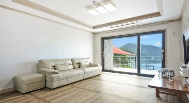 Geoje Noelbada Pension, Забронировать Отель Отели Кодже с бассейном, Бассейн