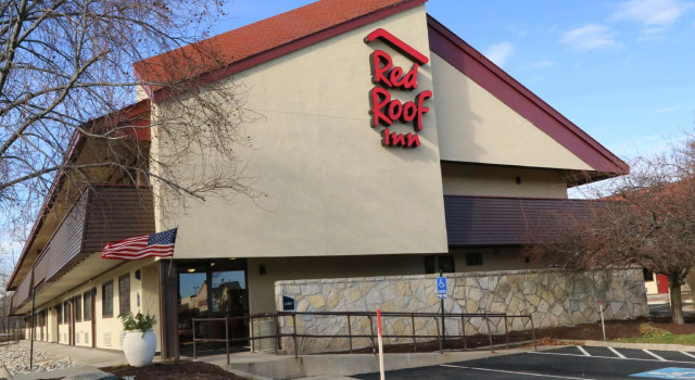 Red Roof Inn Enfield, 预订 酒店 恩菲尔德 康涅狄格州