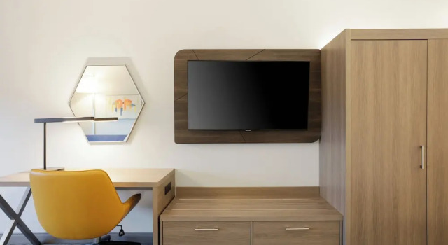 Люкс c 1 комнатой Holiday Inn Express & Suites Charlotte North by IHG