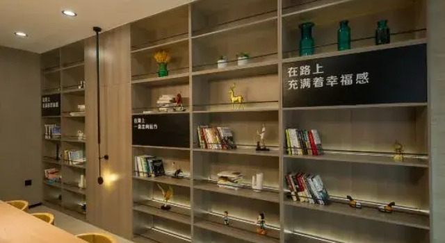 Aifeel Hotel (Urumqi International Grand Bazaar South Gate Subway Station)