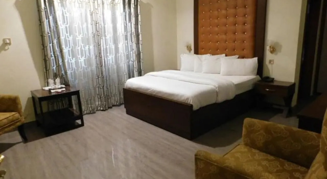 Hotel S. R. Lounge
