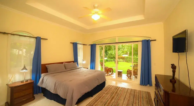 Colina 1F - 2 Bedr 2 Bath, Rezervovat Hotel Hotely v Puntarenas s parkováním, Parkování
