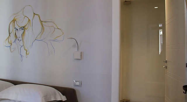 Полулюкс с балконом Piazza Castello Suite