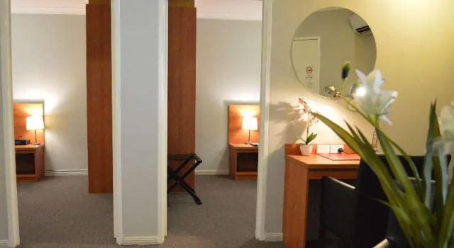 Люкс Ramada Hotel & Suites by Wyndham Cabramatta