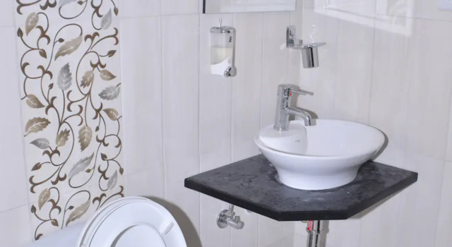 OYO 9424 Hotel Eden, Забронировать Отель Отели штата Раджастхана с парковкой, Парковка
