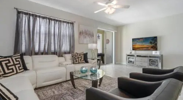 Five Bedrooms w/ GameRoom and Pool 4894