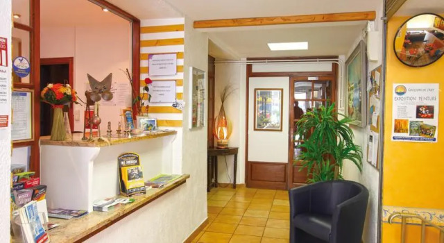 Hôtel La Croix de Malte, Забронировать Отель Отели в центре Ла-Сьота, в центре