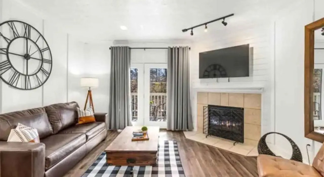 Beautiful New Remodel Pool Golf Condo