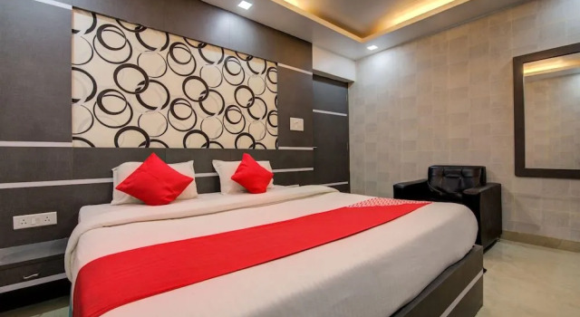 OYO 29204 Hotel Blue Sapphire