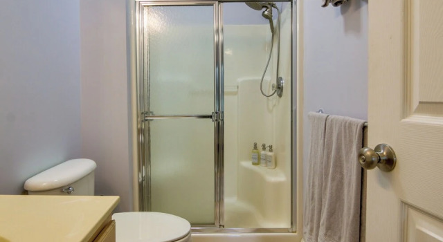 Апартаменты с 2 комнатами Condo w/ Pool Access ~ 2 Mi to Rehoboth Beach!
