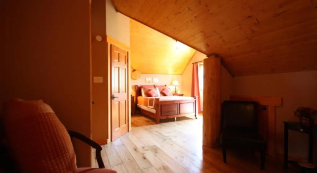 Run of House A Okanagan Lakeview B&B