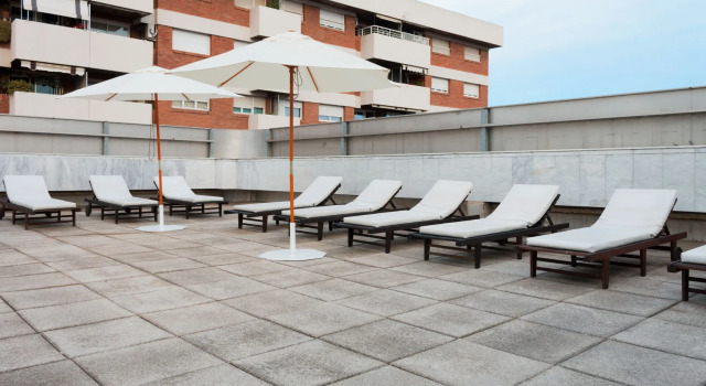 Отель Ilunion Les Corts Spa
