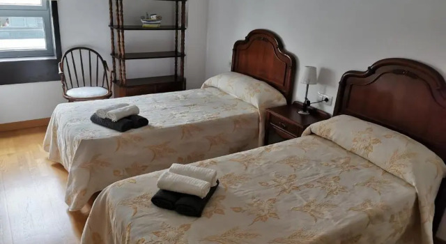 Estancia vacacional nogareda para 6 personas, Book Hotel Bueu 