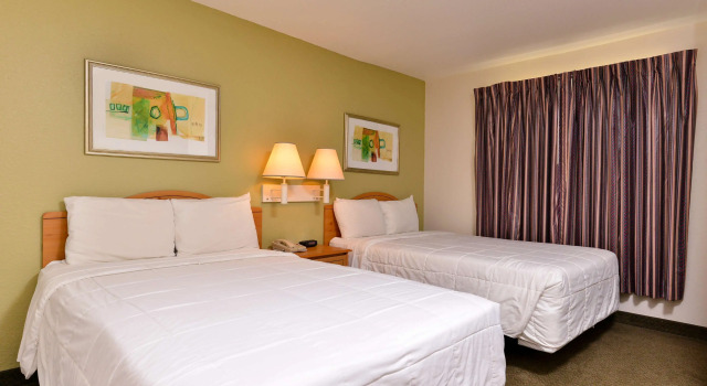 Четырёхместный номер Standard Americas Best Value Inn & Suites Winnie