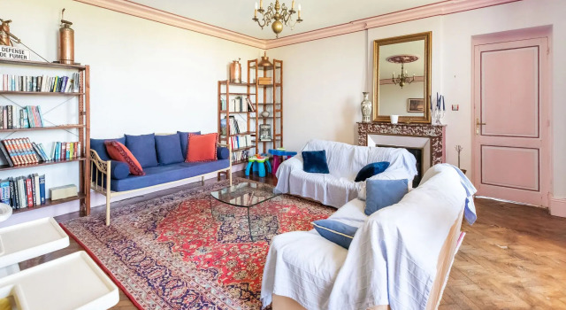 Lovely château 25 min from Bordeaux, Prenota Hotel Cézac 