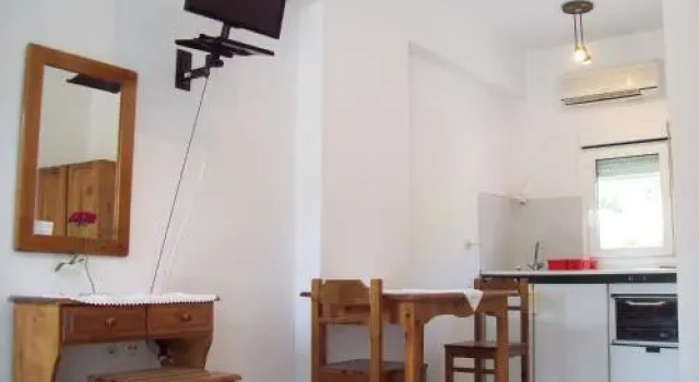 Leonidas Studios, Book Hotel Sami Kefalonia