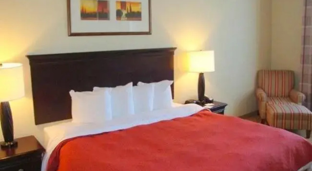 Четырёхместный люкс c 1 комнатой Country Inn & Suites by Radisson, Petersburg, VA