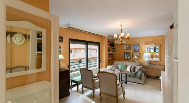4 bedroom apartment close by beach in Fuengirola, Забронировать Апартаменты/квартира Апартаменты Фуэнхирола, рядом с Salon Varietes Theatre, Апартаменты/квартира