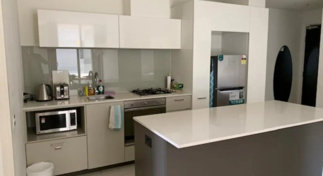 Апартаменты Deluxe ReadySet Apartments on Spencer