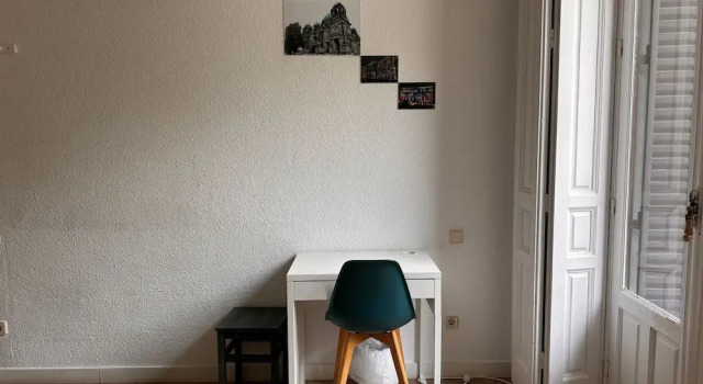 Трёхместный номер Standard с балконом и с видом на город Guest House Éxito en Madrid