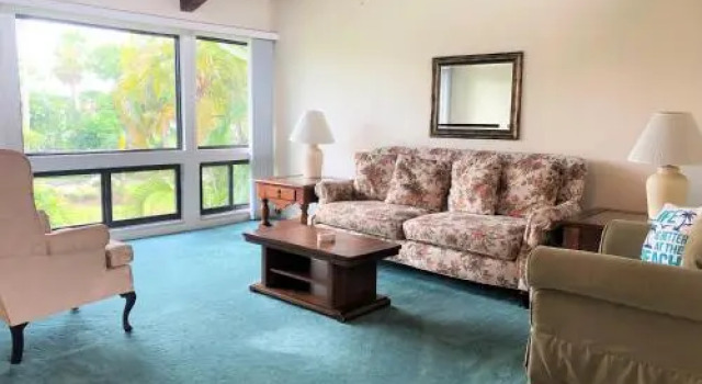 Ocean Village Coral Cluster 1023