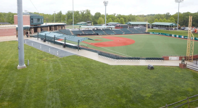 Люкс Courtyard by Marriott Aberdeen at Ripken Stadium