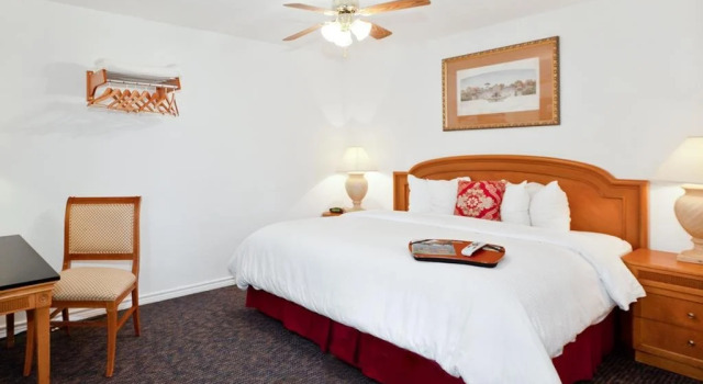 Hempstead Country Inn & Suites, 预订 酒店 亨普斯特德 得克萨斯州