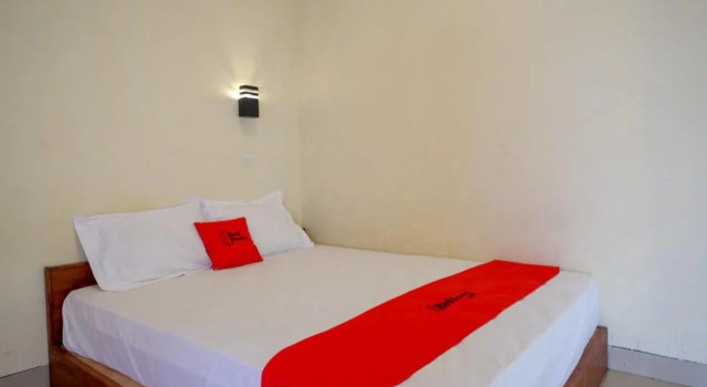 RedDoorz near Candi Cetho Karanganyar, Book Hotel Hoteller og overnatningssteder i Karang, Hotel